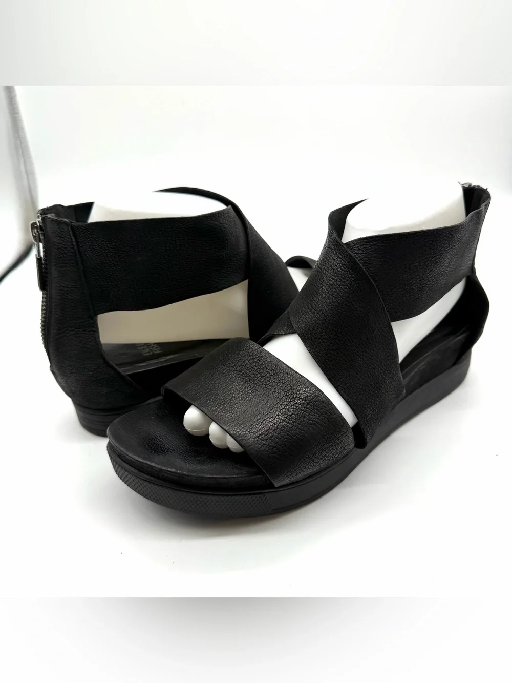 Eileen Fisher Womens Size 10 Sandals Sport Platform Cross Strap Rear Zip Black